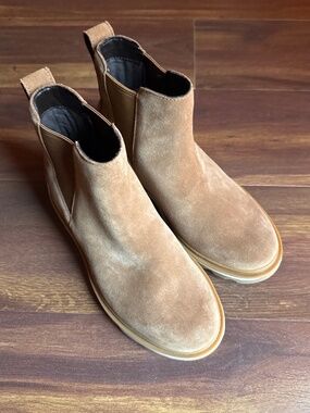 SOREL Brown Pull On Waterproof Boots Size 7
